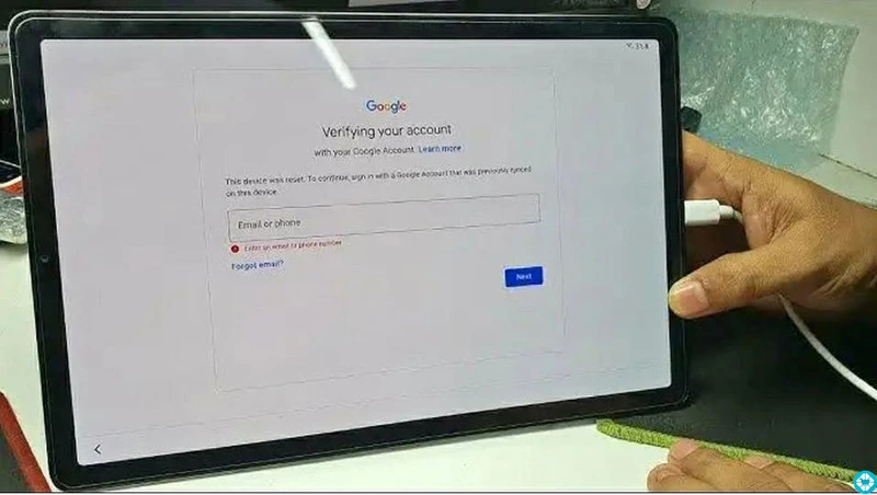 Samsung tablet 10inch with Google protection locked for sale frb