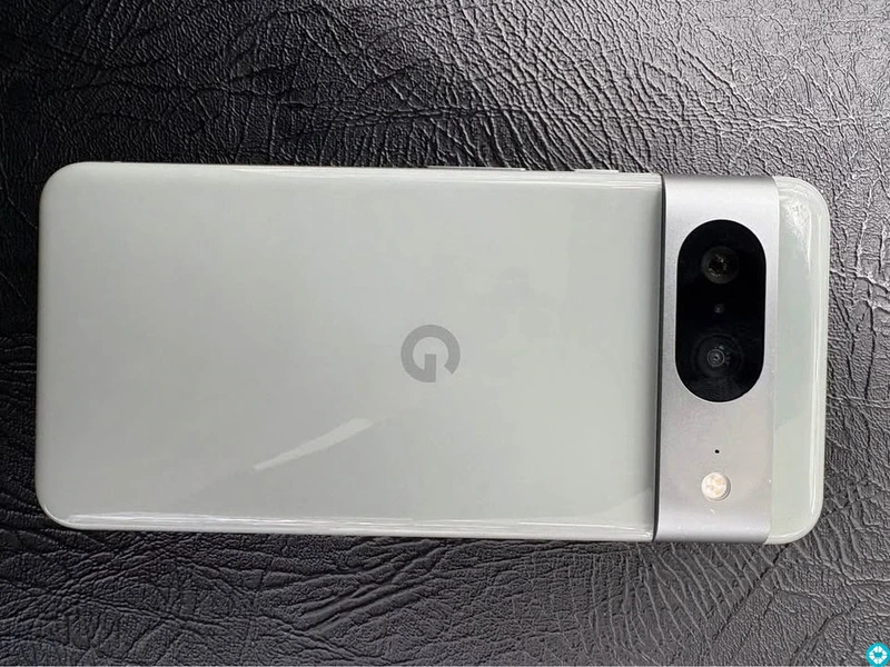 Used Google pixel 8 - 4/6