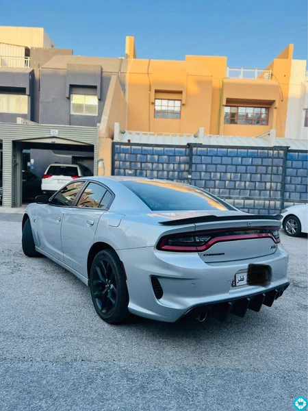 Dodge Charger Sxt, 2020 - 2/7