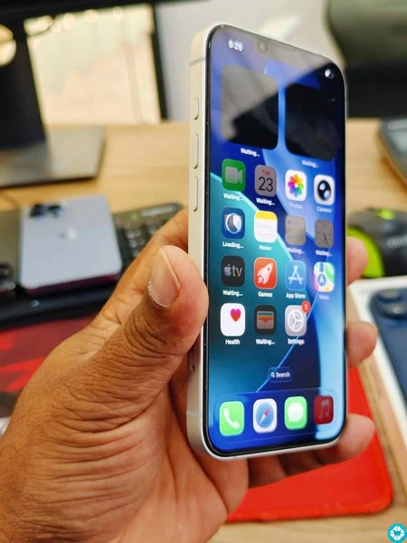 IPHONE 16E 128GB SALE OR SWAP - 1/7