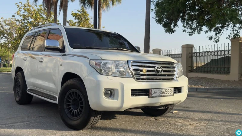 Toyota Gxr 2011 km 400 very good condition drive Finance cash exchange all kind deal possible - 1/8