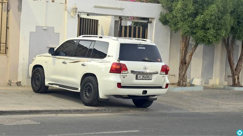 Toyota Gxr 2011 km 400 very good condition drive Finance cash exchange all kind deal possible - 2/8