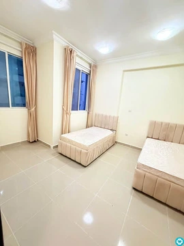 For Rent – 2BHK Apartment with Balcony Near Mushirab City