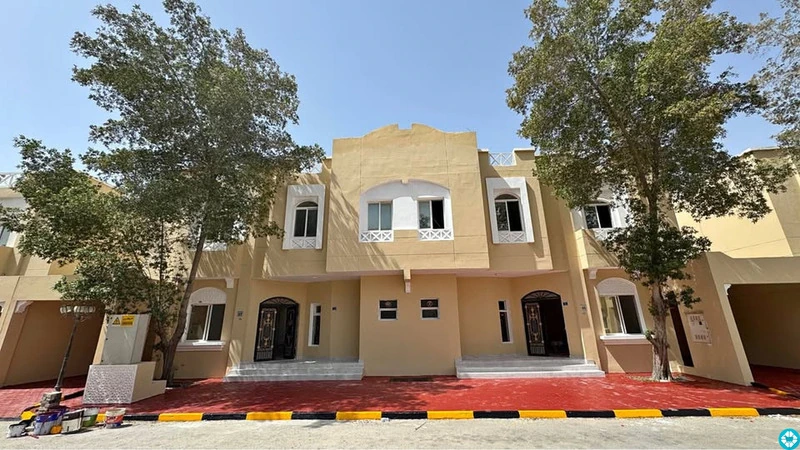 Compound villa near old rayyan metro station - 1/8