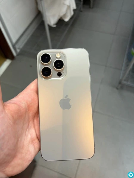 iPhone 15 Pro Max - 1/4