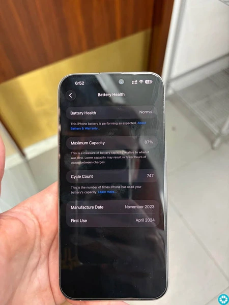 iPhone 15 Pro Max - 2/4