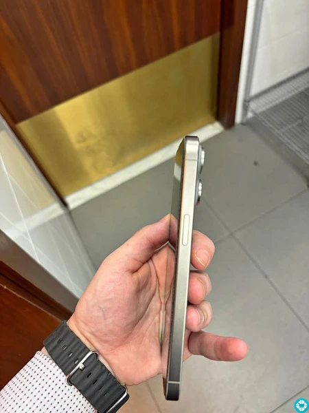 iPhone 15 Pro Max - 4/4
