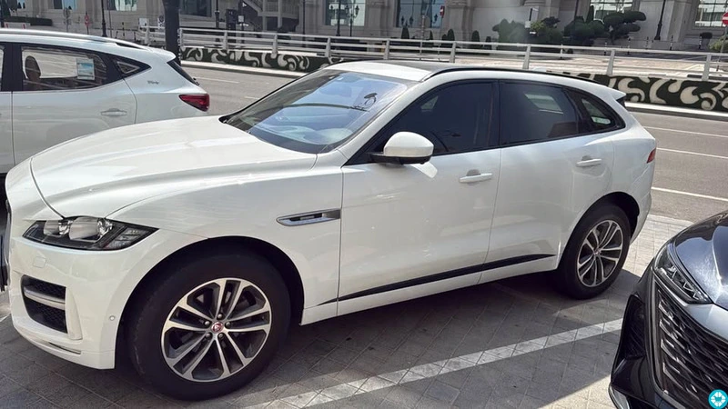 Jaguar F Pace R 2019 - 3/6