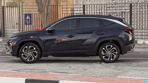 Hyundai Tucson 1.6L turbo low km - 3
