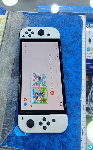 Nintendo switch oled Good working All original - 3/4