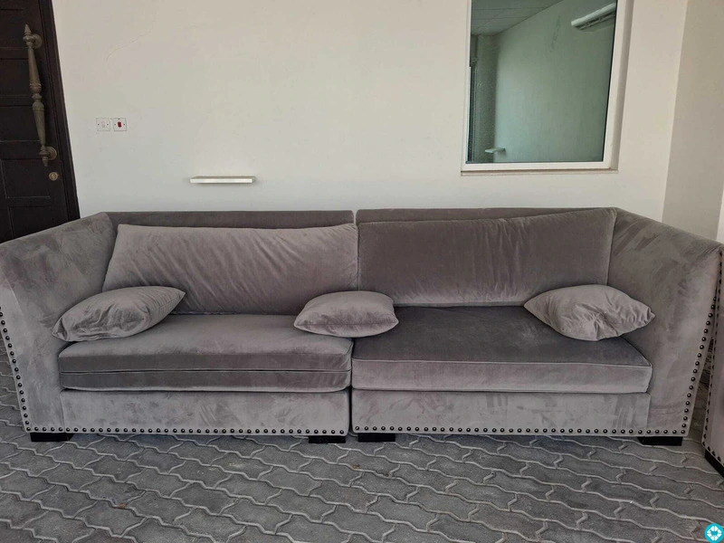 4 Seater Pillow Back Sofa - 1/3
