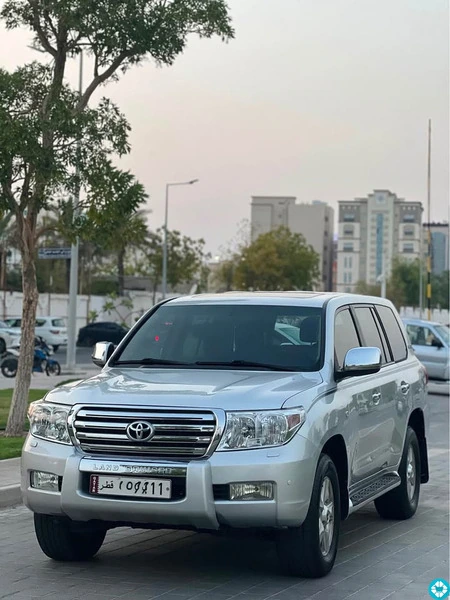 Toyota Land Cruiser VXR V8 | 2011 - 2/7