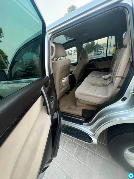 Toyota Land Cruiser VXR V8 | 2011 - 3/7