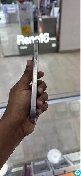 iPhone 15 pro - 2/4