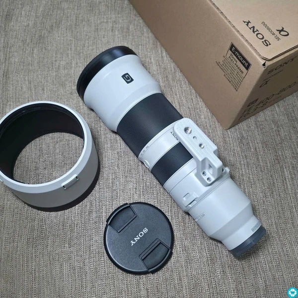 Sony 400-800mm lens 2 time used only - 3/4