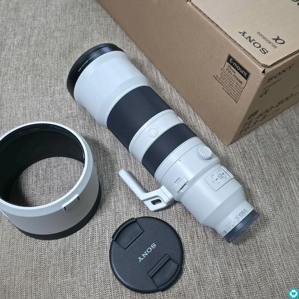 Sony 400-800mm lens 2 time used only - 4/4