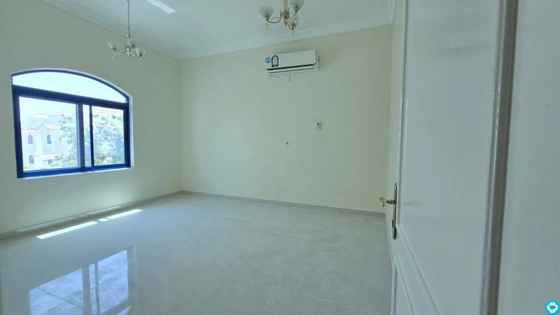 5 BHK COMPOUND VILLA FOR RENT 5 Bedrooms 4 Bathrooms Spacious Living Hall Rent - 1/8