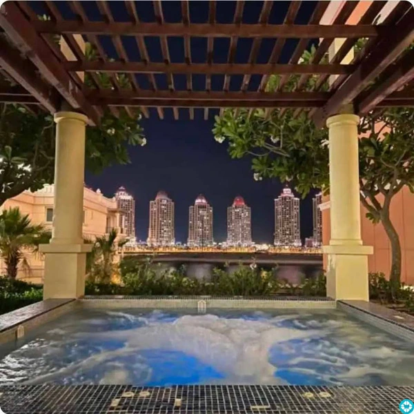 🚨 Only 1 Month Available | Beachfront Studio with Balcony, Jacuzzi & Sauna | The Pearl! 🌊☀️ - 5/8