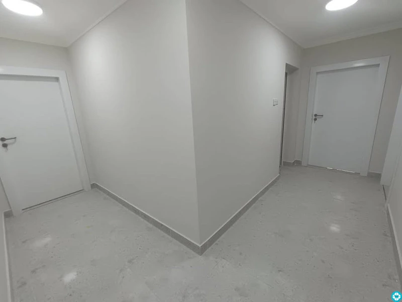 For rent, a building in Al-Khor, 13 apartments, and parking spaces. - 2/8