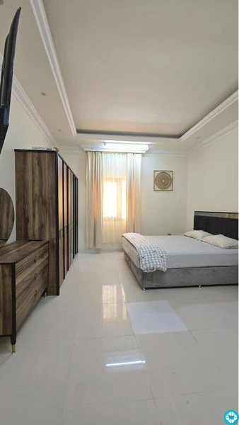 FULLY FURNISHED LUXURY SUPER SPACIOUS STUDIO - 4/9