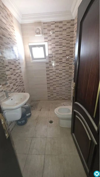 Spacious 8-BHK Family Duplex Villa Available For Family In MADINAT KHALIFA SOUTH - 3/10