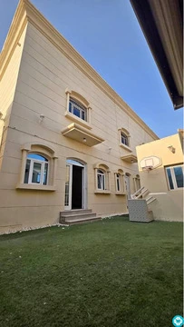 Spacious 8-BHK Family Duplex Villa Available For Family In MADINAT KHALIFA SOUTH - 4