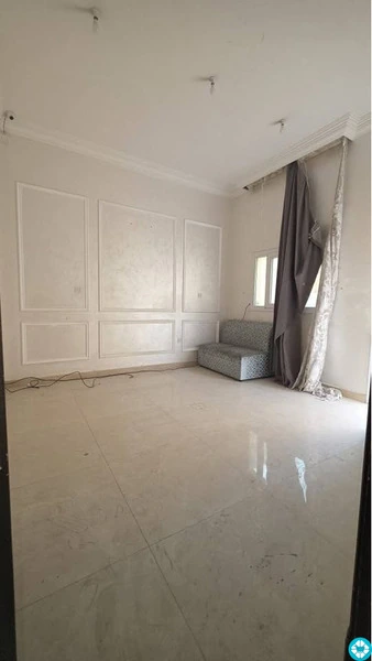 Spacious 8-BHK Family Duplex Villa Available For Family In MADINAT KHALIFA SOUTH - 6/10