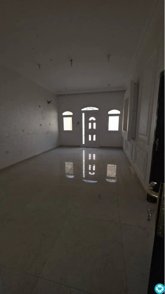Spacious 8-BHK Family Duplex Villa Available For Family In MADINAT KHALIFA SOUTH - 7/10