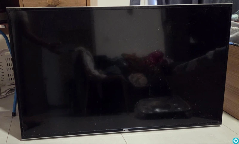 TCL 49 INCH TV