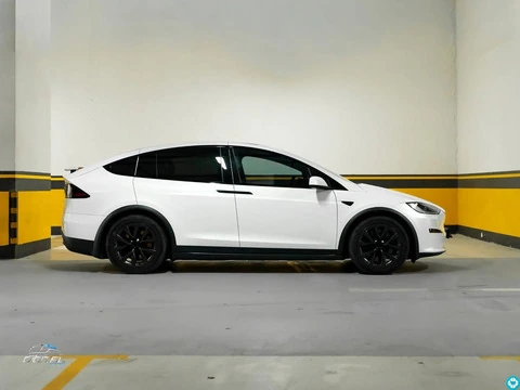 2024 Tesla Model X - 5
