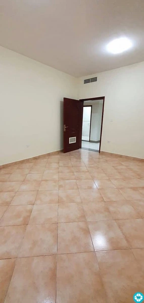 Un&Furnished 3Bedroom Apartment - 6/8