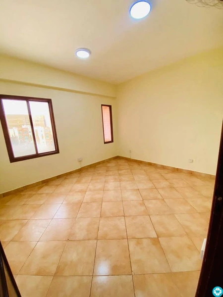 Un&Furnished 3Bedroom Apartment - 7/8