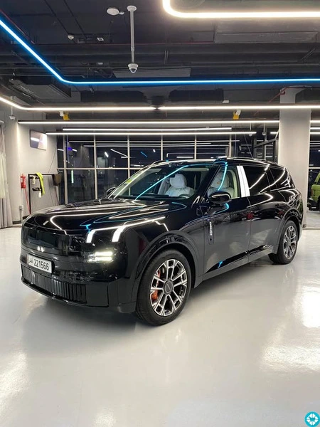 Lynk & co 900 - 1/8