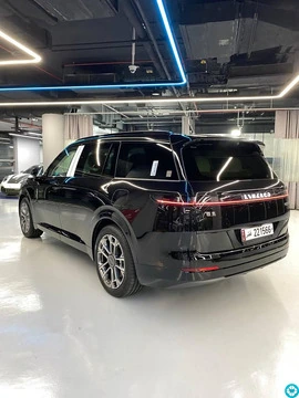Lynk & co 900 - 8