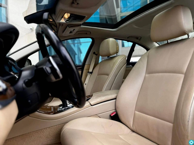 BMW 530i – 2013 Model – Excellent Condition - 2/8